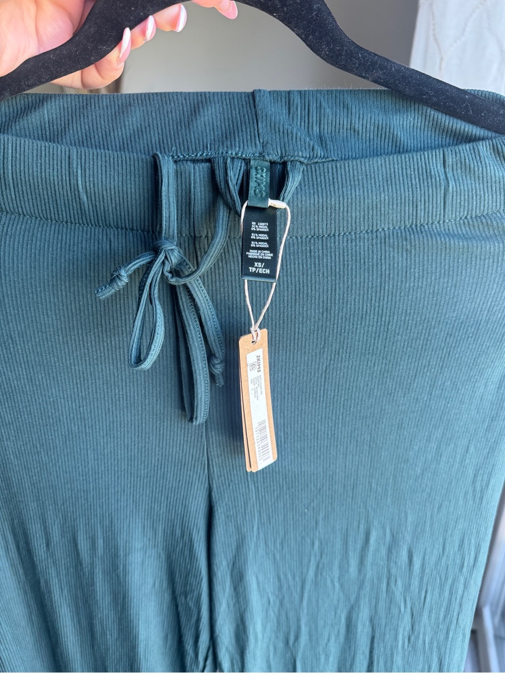 SKIMS Wide-Leg Drawstring Pants in Cypress - Picture 3 of 3